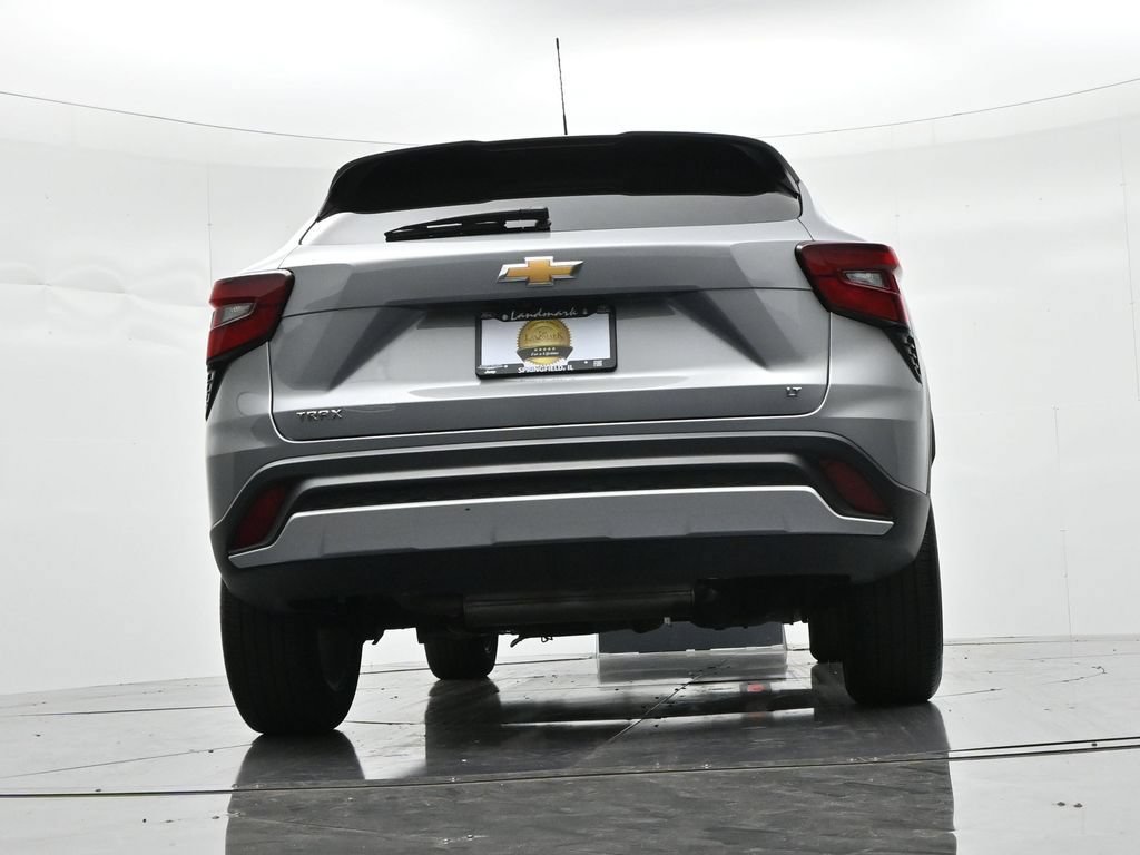 Used 2025 Chevrolet Trax LT FWD image 23