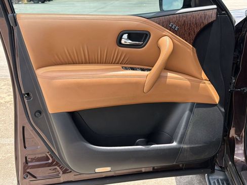 Used 2018 Nissan Armada Platinum w/ Interior Lighting Package RWD image 14