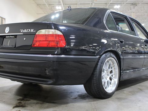 Used 2001 BMW 740iL RWD image 34