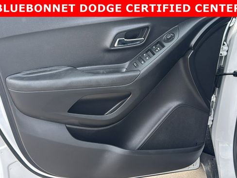 Used 2019 Chevrolet Trax LS image 11