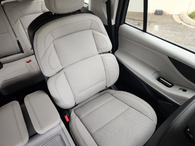 New 2026 Lincoln Navigator L Reserve AWD/4WD image 15