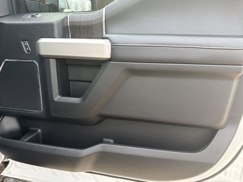 Used 2021 Ford F250 Lariat image 14