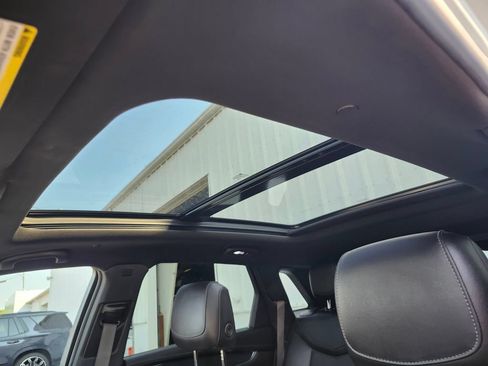 Used 2023 Cadillac XT5 Premium Luxury w/ LPO, Floor Liner Package AWD/4WD image 18