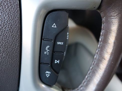 Used 2011 GMC Yukon Denali image 34