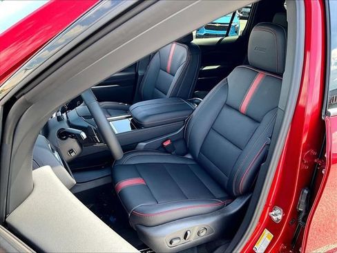 New 2027 Chevrolet Traverse RS w/ LPO, Floor Liner Package AWD/4WD image 10