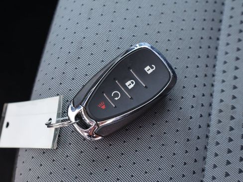 Used 2025 Chevrolet Trax LT FWD image 24