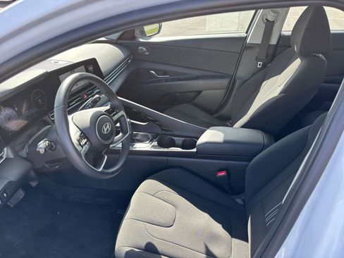 Used 2025 Hyundai Elantra SEL FWD image 27