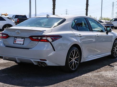 Used 2024 Toyota Camry SE FWD image 6