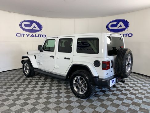 Used 2019 Jeep Wrangler Unlimited Sahara AWD/4WD image 5