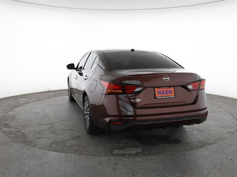 Used 2024 Nissan Altima 2.5 SV FWD image 10