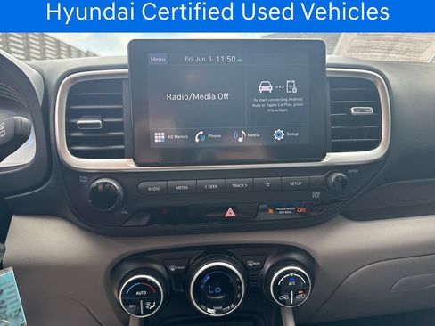 Certified 2023 Hyundai Venue SEL FWD image 23