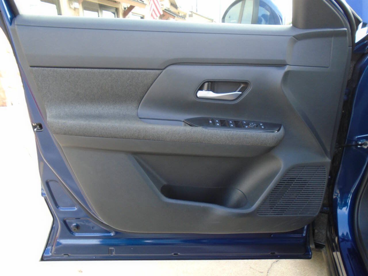 Used 2025 Nissan Kicks SV FWD image 28