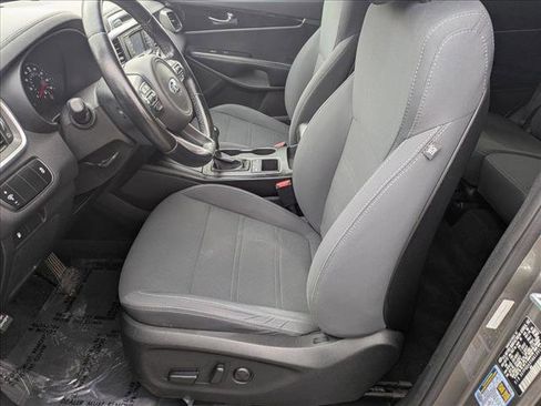 Used 2016 Kia Sorento LX w/ LX Convenience Package image 15