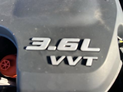 Used 2019 Dodge Challenger SXT image 27