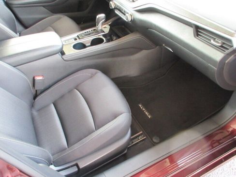 Used 2024 Nissan Altima 2.5 SV w/ SV Premium Package image 27