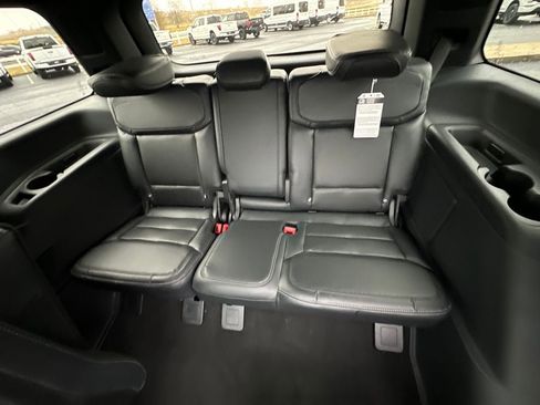 New 2025 Ford Expedition Platinum w/ Stealth Performance Package image 20