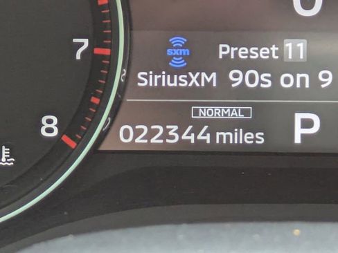 Used 2022 Mitsubishi Outlander SE image 32