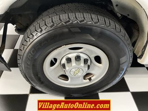 Used 2020 Chevrolet Express 2500 w/ Driver Convenience Package RWD image 10