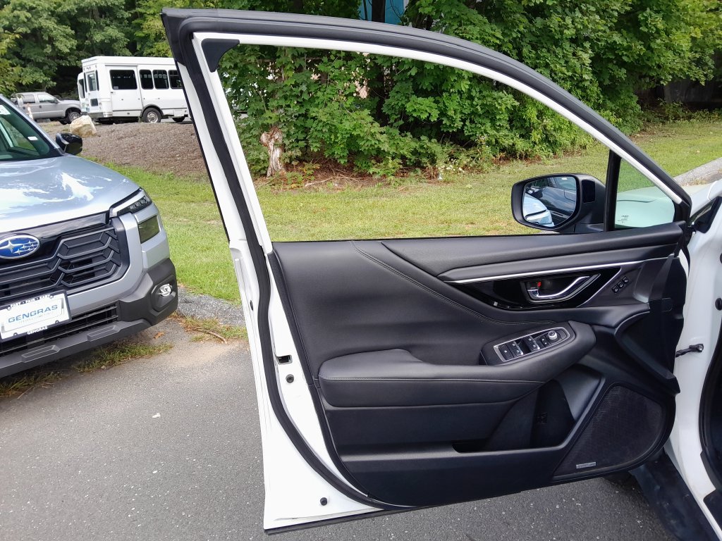 Used 2023 Subaru Outback Limited AWD/4WD image 11
