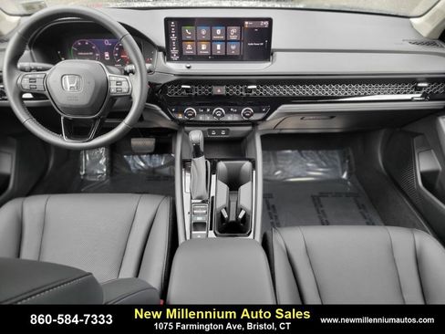 Used 2023 Honda Accord EX-L image 12