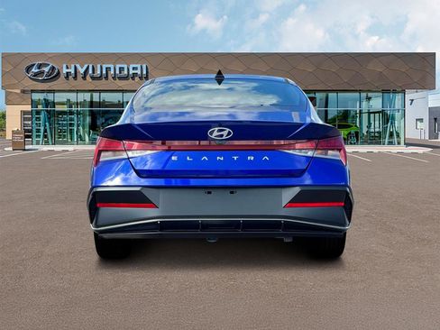New 2025 Hyundai Elantra SEL image 6