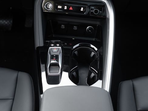 Certified 2025 Audi Q5 Premium Plus w/ Premium Plus image 17