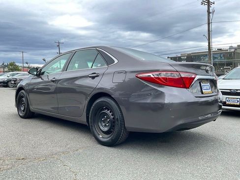 Used 2015 Toyota Camry LE FWD image 6
