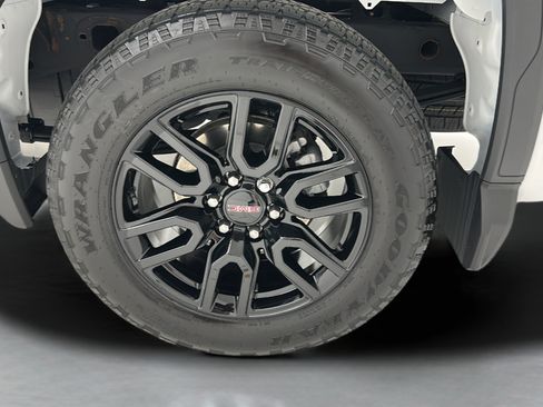 Used 2024 GMC Sierra 1500 Elevation w/ LPO, GMC Protection Package AWD/4WD image 9