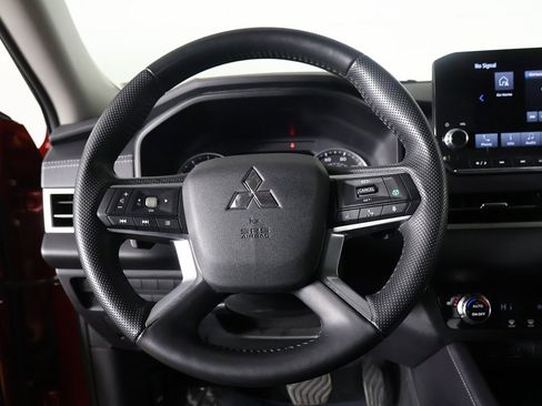 Used 2024 Mitsubishi Outlander SE Black Edition image 39