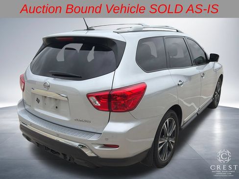 Used 2018 Nissan Pathfinder Platinum FWD image 9