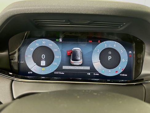 Used 2026 Land Rover Range Rover Evoque S image 13