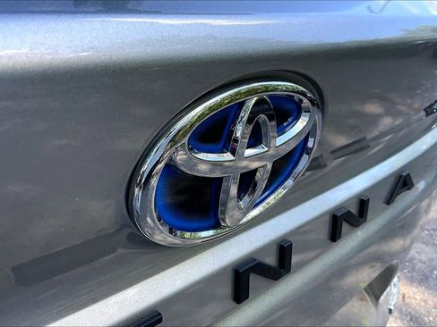 Certified 2023 Toyota Sienna XLE AWD/4WD image 30