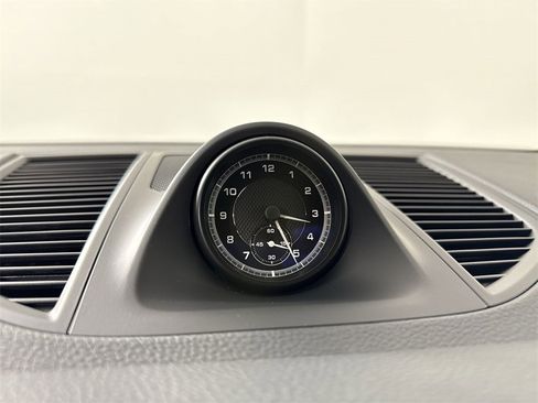 Certified 2025 Porsche Macan image 29