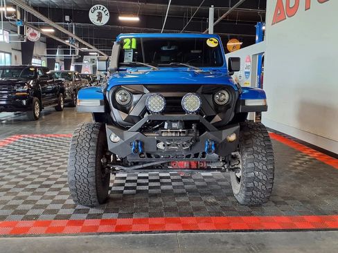Used 2021 Jeep Gladiator Rubicon AWD/4WD image 2