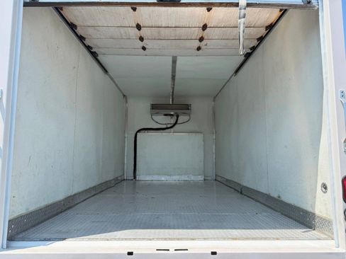 Used 2015 Ford E-350 and Econoline 350 Super Duty w/ Power Windows & Locks Group RWD image 9