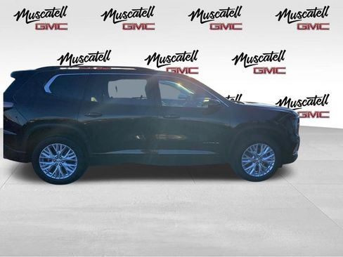 Used 2025 GMC Acadia Elevation w/ Elevation Premium Package AWD/4WD image 4