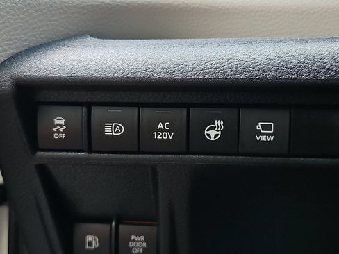 Used 2021 Toyota Sienna Platinum AWD/4WD image 26