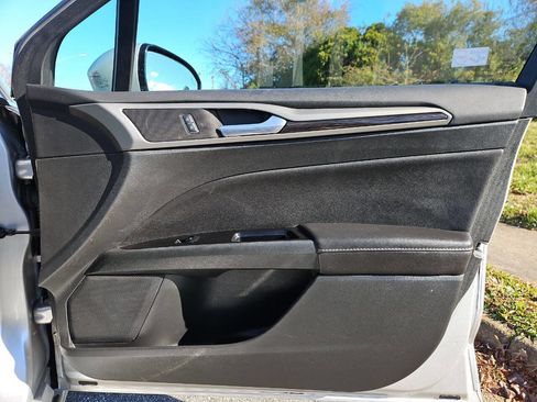 Used 2013 Ford Fusion SE image 15