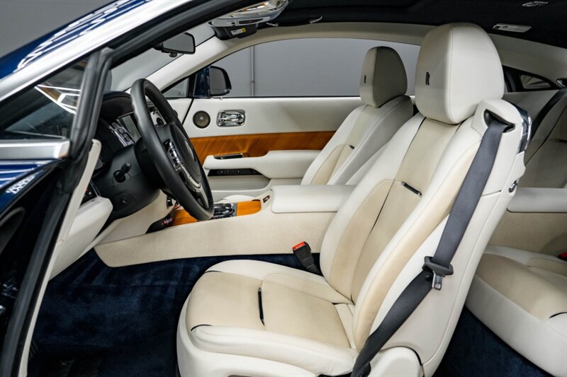 Used 2015 Rolls-Royce Wraith RWD image 17