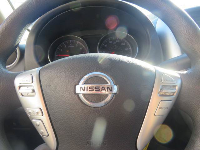 Used 2015 Nissan Versa SV FWD image 16
