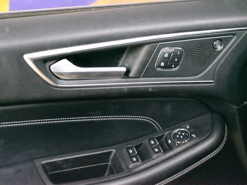Used 2022 Ford Edge Titanium AWD/4WD image 13