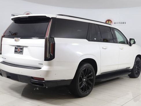 Used 2021 Cadillac Escalade ESV Sport Platinum AWD/4WD image 3