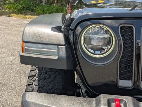 Used 2019 Jeep Wrangler Rubicon w/ LED Lighting Group AWD/4WD image 9
