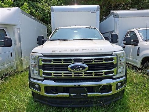 New 2023 Ford F550 4x4 SuperCab Super Duty image 2