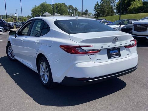 Used 2025 Toyota Camry LE FWD image 5
