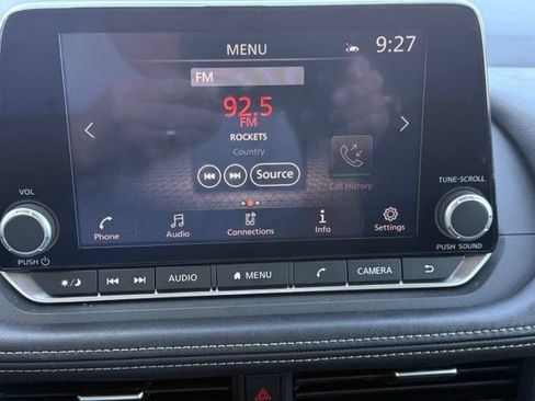 Used 2025 Nissan Rogue SV FWD image 29