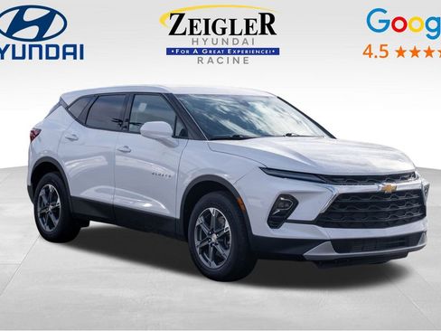 Used 2025 Chevrolet Blazer LT image 1