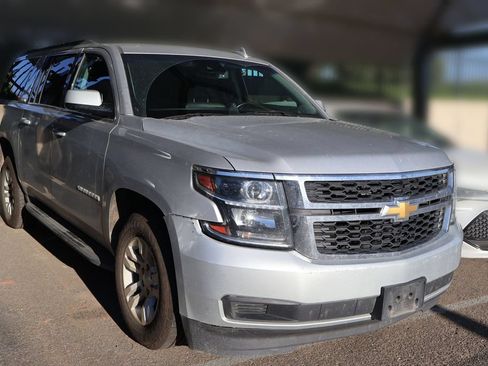 Used 2018 Chevrolet Suburban LT AWD/4WD image 12