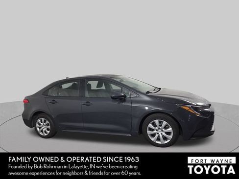 Used 2024 Toyota Corolla LE FWD image 5