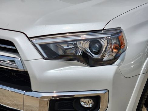 Used 2024 Toyota 4Runner Limited AWD/4WD image 9